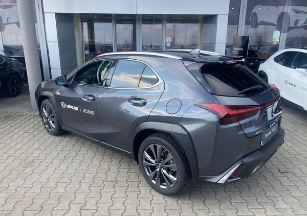 Lexus UX cena 159900 przebieg: 6367, rok produkcji 2022 z Sieraków małe 277